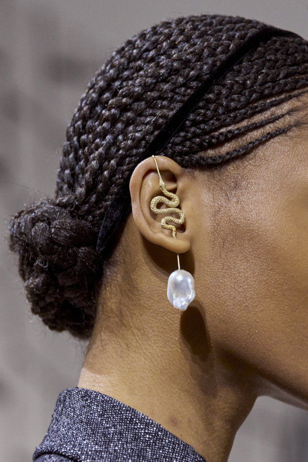 مجموعة مبتكرة لدار كريستيان ديور فيها مزيج ذكي من الفن والإبداع والتاريخ والتراث