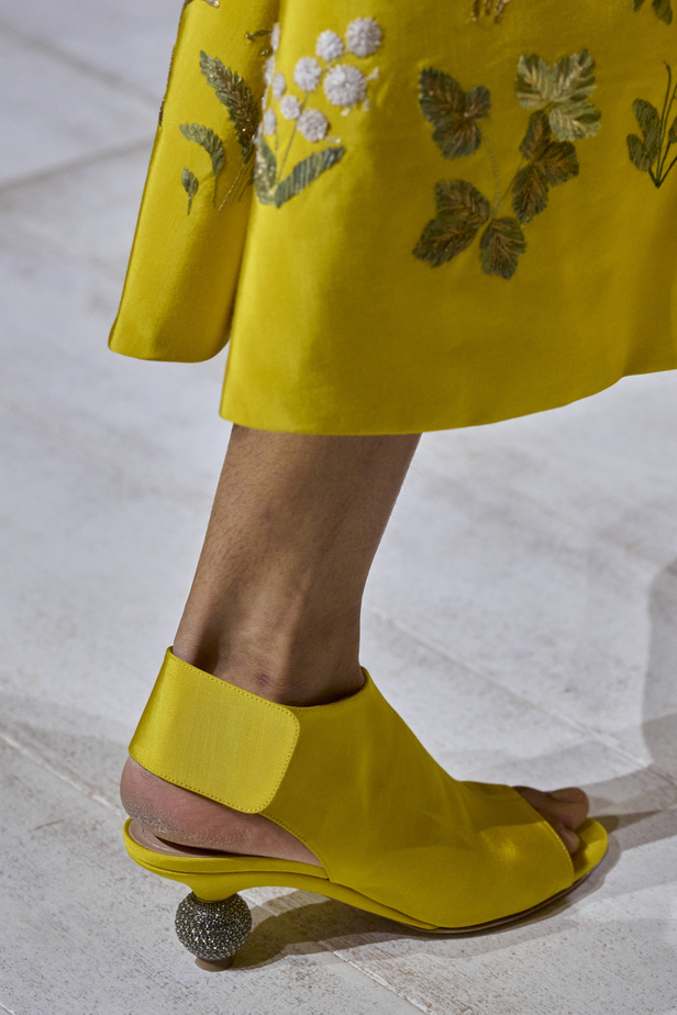 مجموعة مبتكرة لدار كريستيان ديور فيها مزيج ذكي من الفن والإبداع والتاريخ والتراث