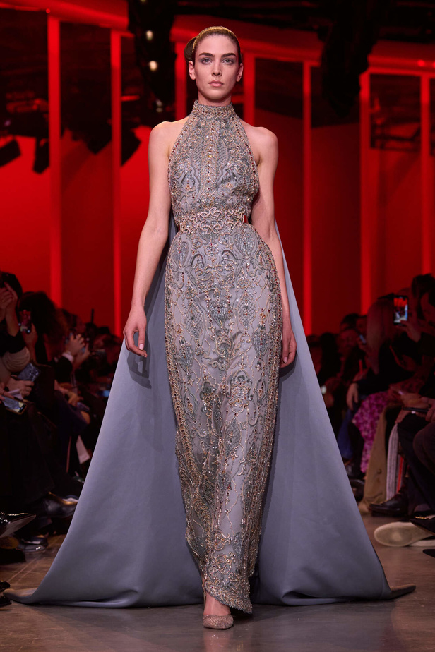 مجموعة Elie Saab لربيع وصيف 2024 في باريس