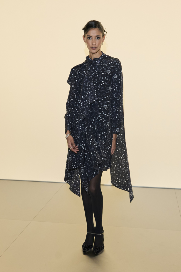 مجموعة Fendi للهوت كوتور لربيع 2024 قصيدة خيالية لمستقبل الانسان