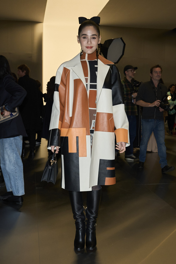 مجموعة Fendi للهوت كوتور لربيع 2024 قصيدة خيالية لمستقبل الانسان