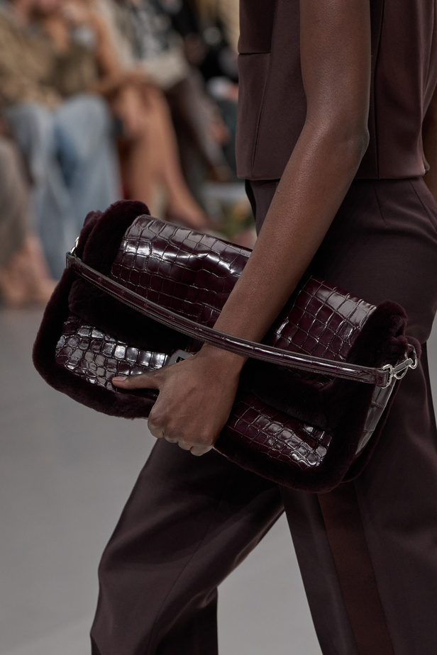 مجموعة Fendi للهوت كوتور لربيع 2024 قصيدة خيالية لمستقبل الانسان