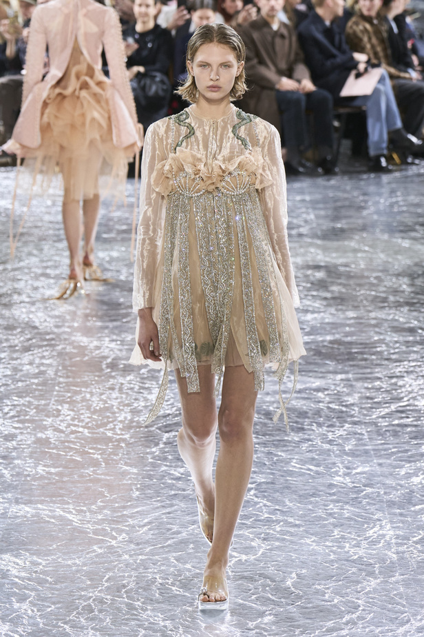 مجموعة Jean Paul Gauthier للأزياء الراقية لربيع وصيف 2024