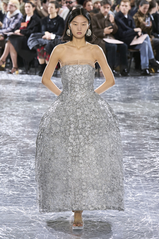 مجموعة Jean Paul Gauthier للأزياء الراقية لربيع وصيف 2024