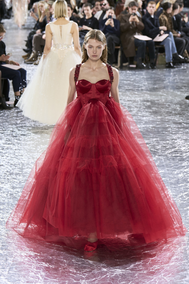 مجموعة Jean Paul Gauthier للأزياء الراقية لربيع وصيف 2024