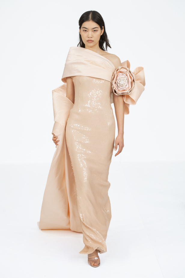 عرض أزياء Alexis Mabille لربيع وصيف 2024