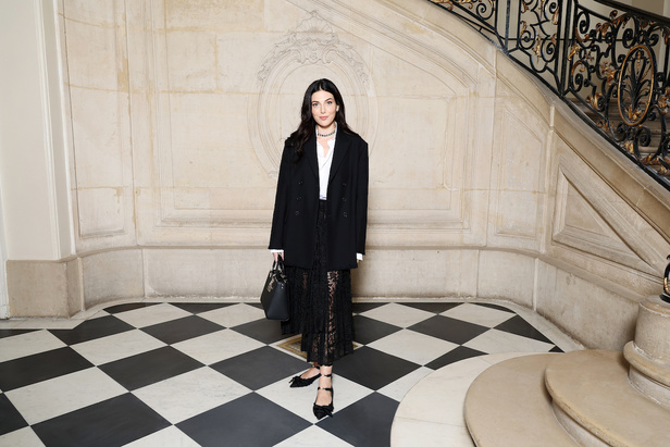 مجموعة مبتكرة لدار كريستيان ديور فيها مزيج ذكي من الفن والإبداع والتاريخ والتراث