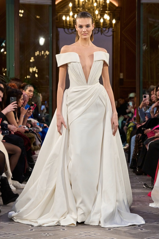 مجموعة الأزياء الراقية للمصمم روبير أبي نادر لربيع 2024 أناقة مطواعة بخيال وسموّ