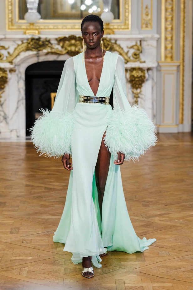 مجموعة Tamara Ralph للأزياء الراقية لربيع وصيف 2024 