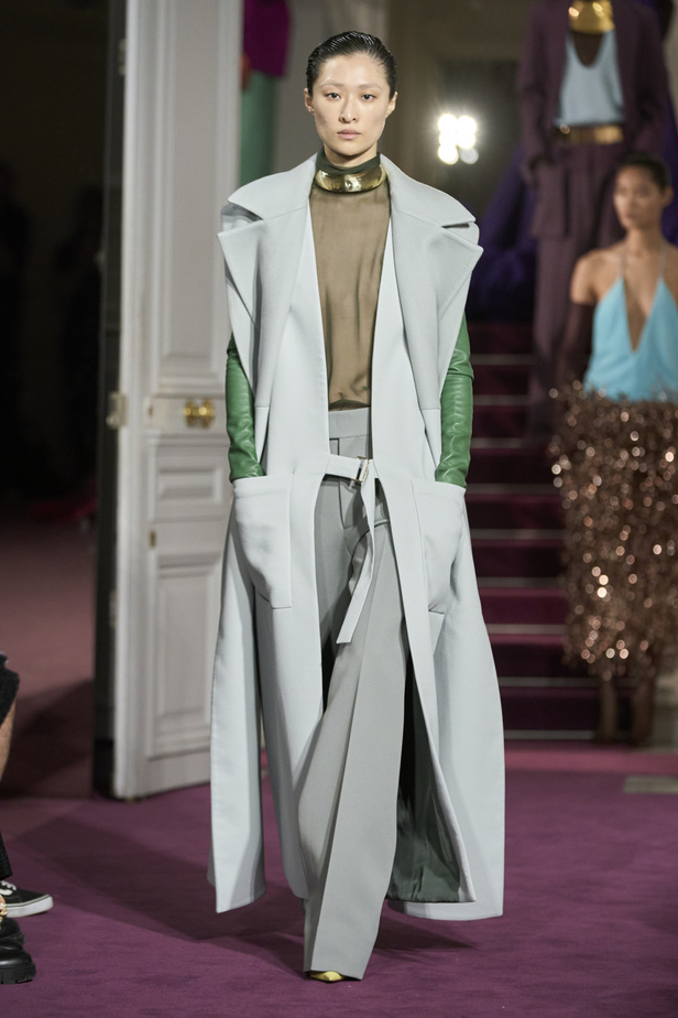 لمجموعة "ڤالنتينو" للأزياء الراقية لموسم ربيع 2024