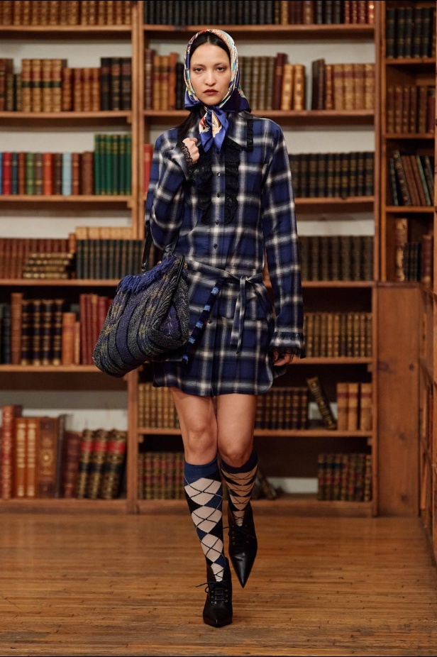 مجموعة Anna Sui لموسم خريف وشتاء 2024-2025 في نيويورك