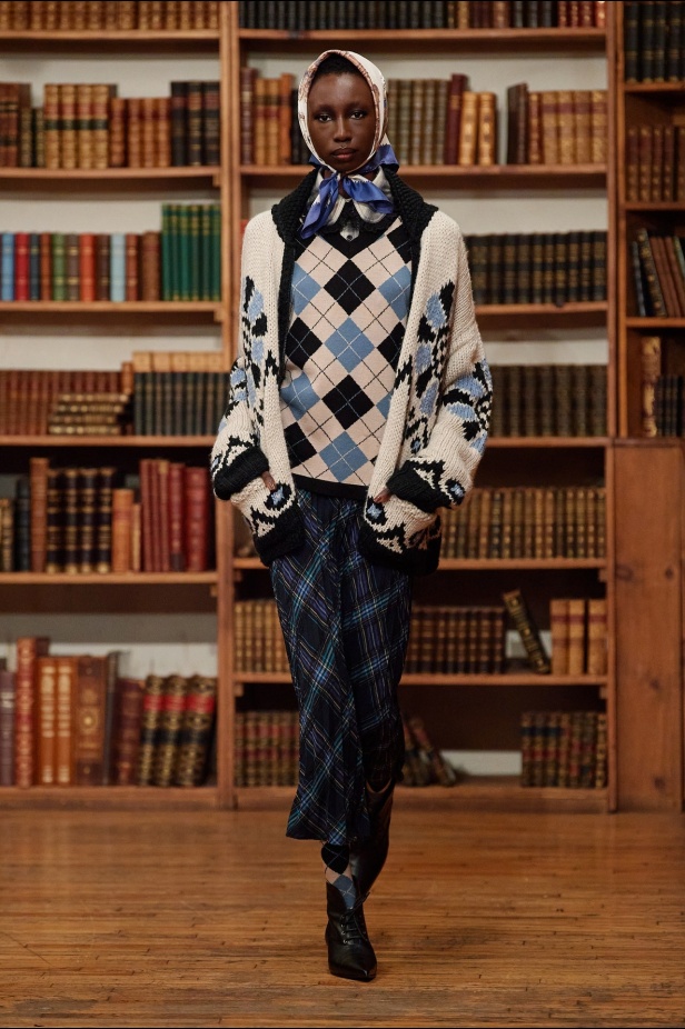 مجموعة Anna Sui لموسم خريف وشتاء 2024-2025 في نيويورك