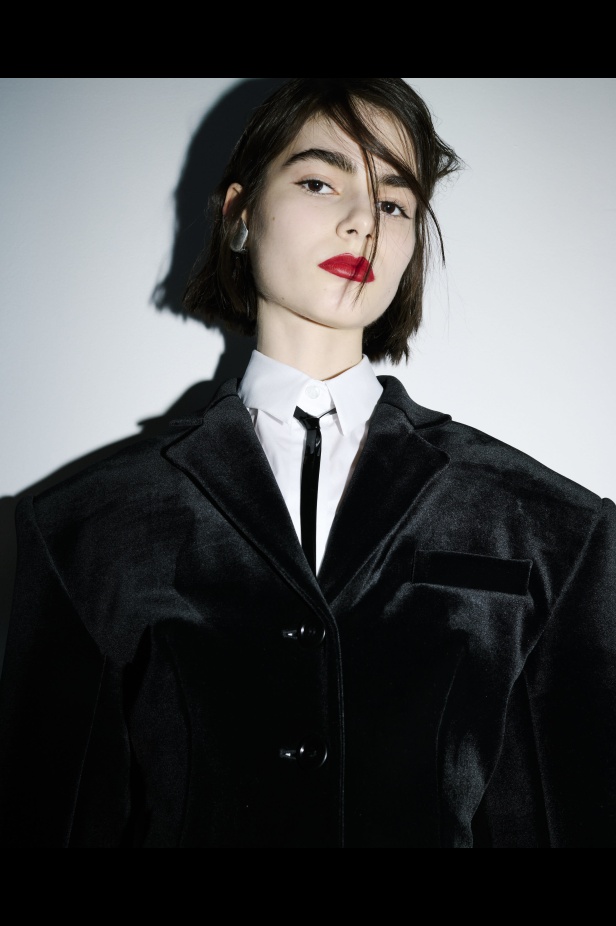 ثقافة الثمنينات ونفحات من مغنيات العصر الجميل عبر مجموعة SPORTMAX