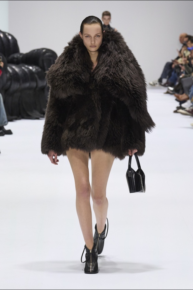 مجموعة Acne Studios لخريف وشتاء 2024