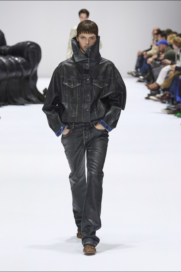 مجموعة Acne Studios لخريف وشتاء 2024