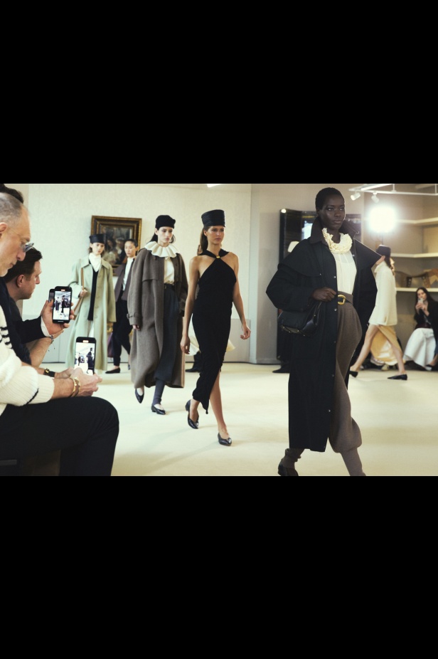 مجموعة Altuzarra لخريف وشتاء 2024