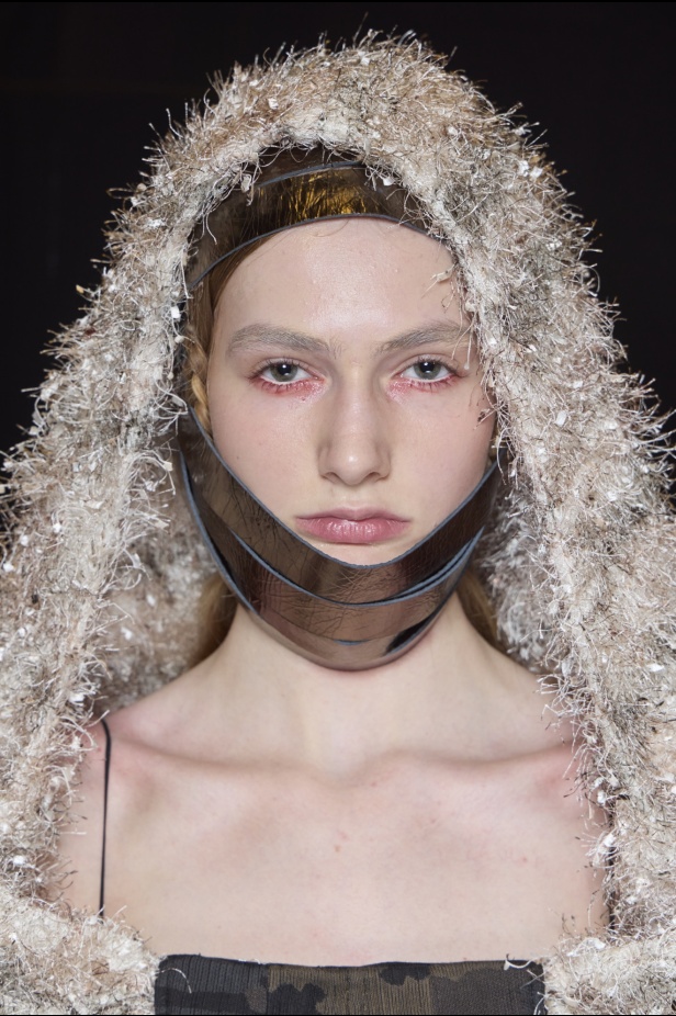 اطلالات جمالية من مجموعة Antonio Marras لخريف وشتاء 2024