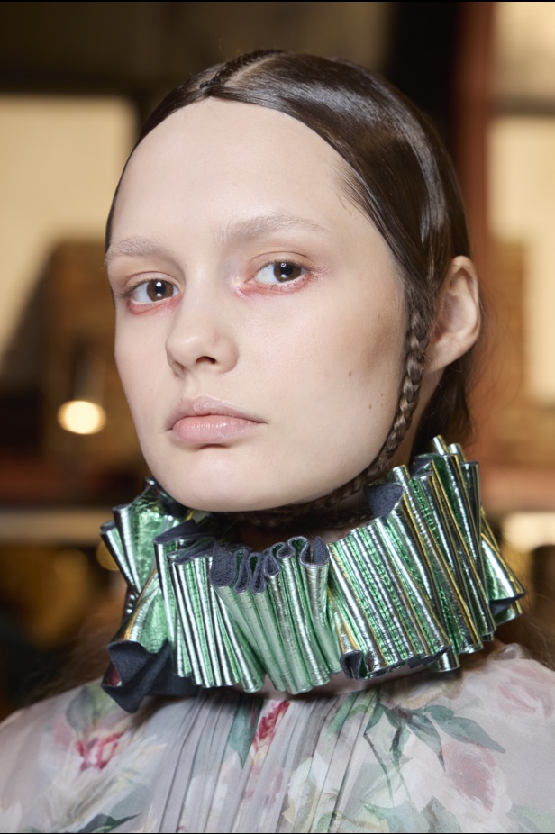 اطلالات جمالية من مجموعة Antonio Marras لخريف وشتاء 2024