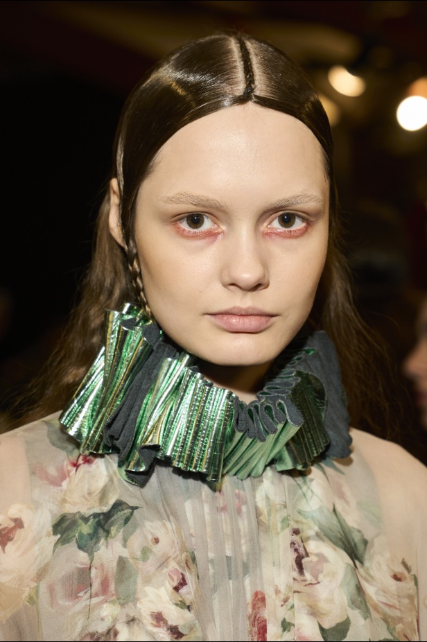 اطلالات جمالية من مجموعة Antonio Marras لخريف وشتاء 2024