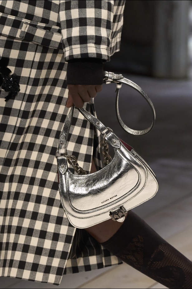 مجموعة Antonio Marras لخريف 2024 ترويّ قصة من الأناقة والخيال