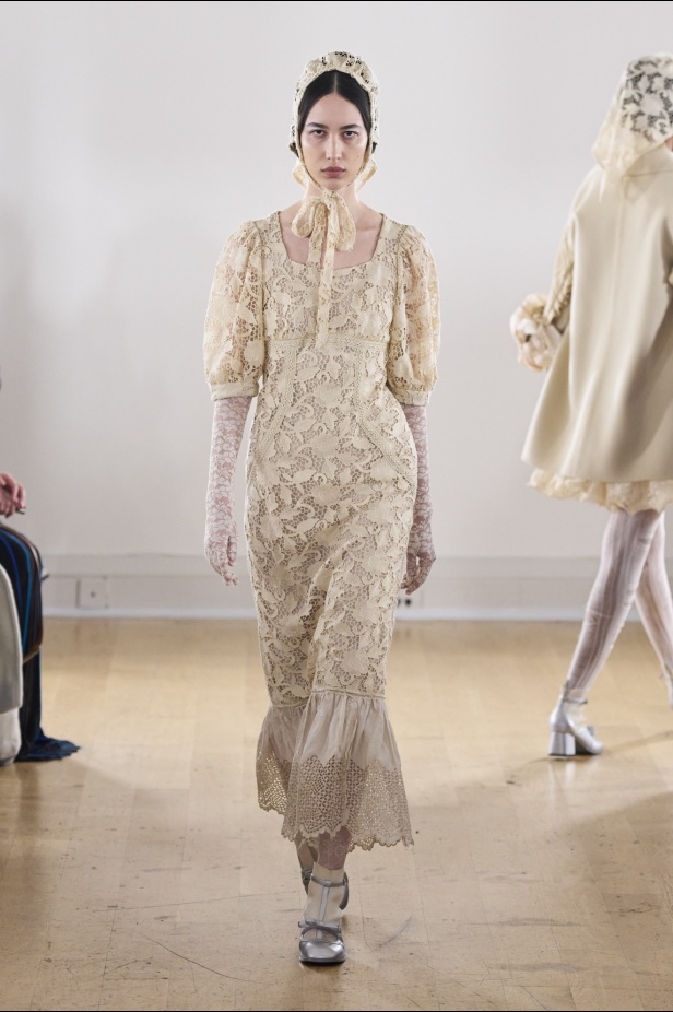 مجموعة Bora Aksu لخريف وشتاء 2024