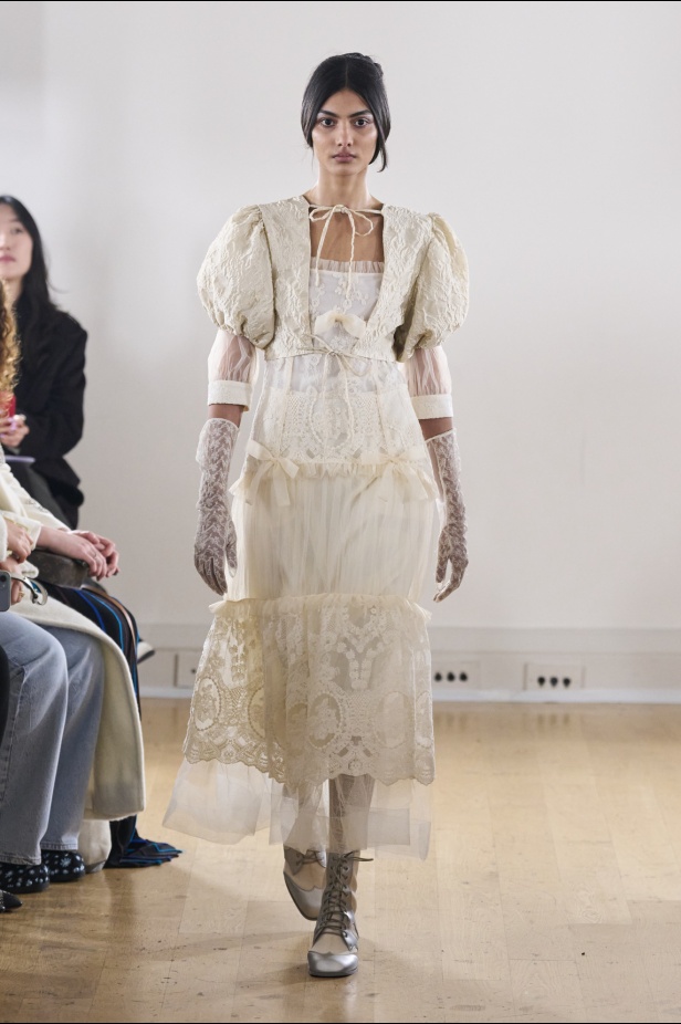 مجموعة Bora Aksu لخريف وشتاء 2024