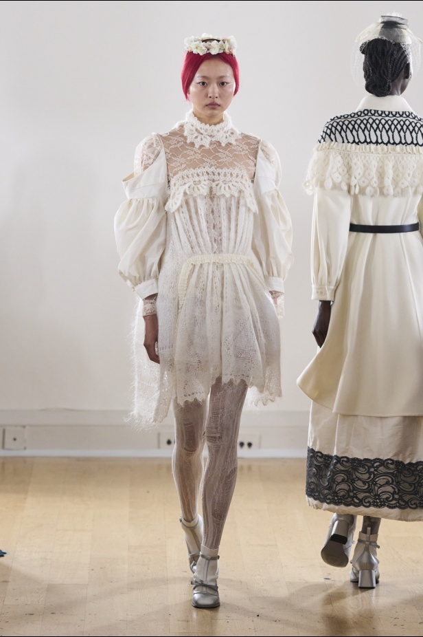 مجموعة Bora Aksu لخريف وشتاء 2024