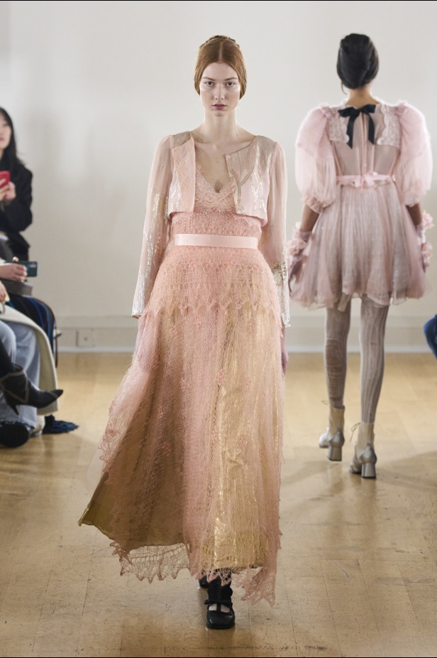 مجموعة Bora Aksu لخريف وشتاء 2024