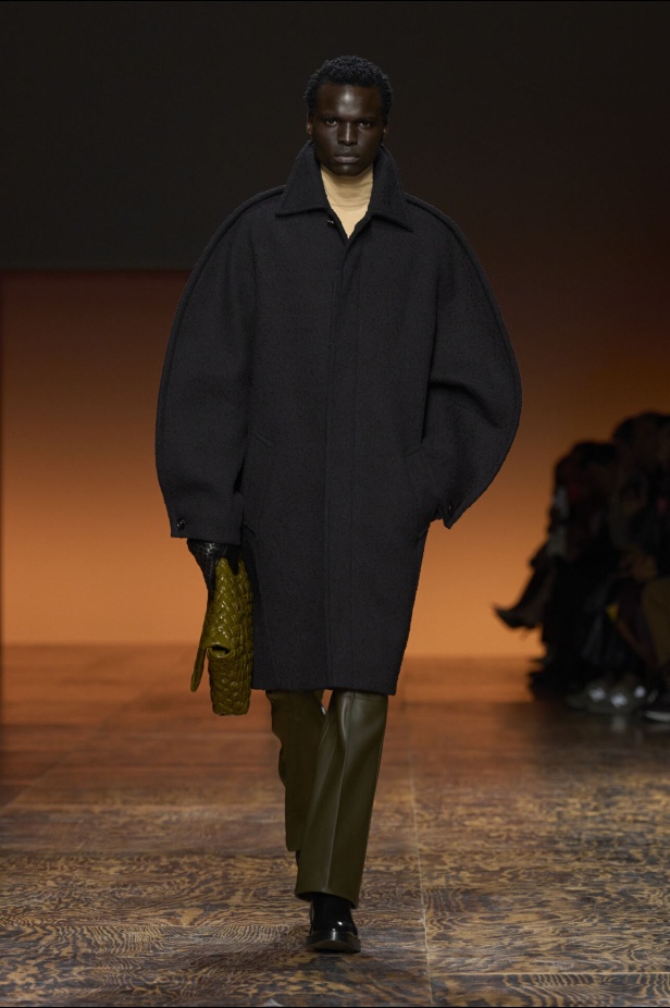 مجموعة Bottega Veneta لخريف 2024 في ميلانو
