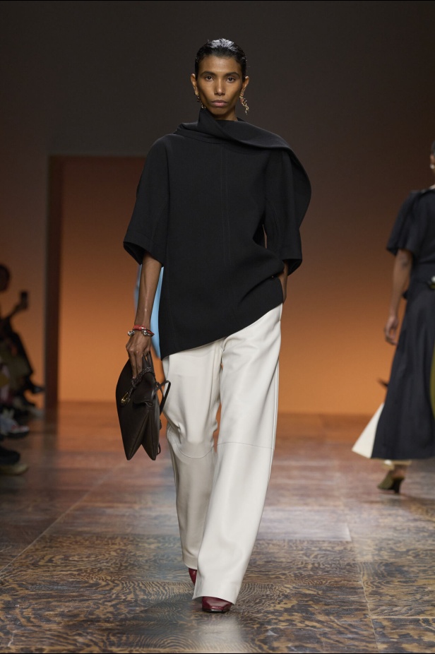 مجموعة Bottega Veneta لخريف 2024 في ميلانو