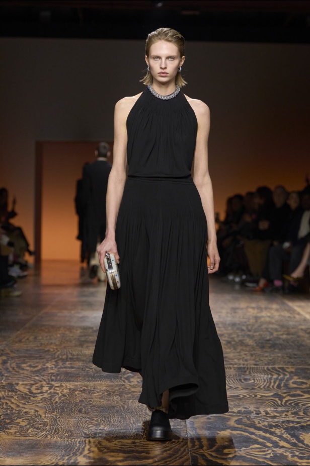 مجموعة Bottega Veneta لخريف 2024 في ميلانو