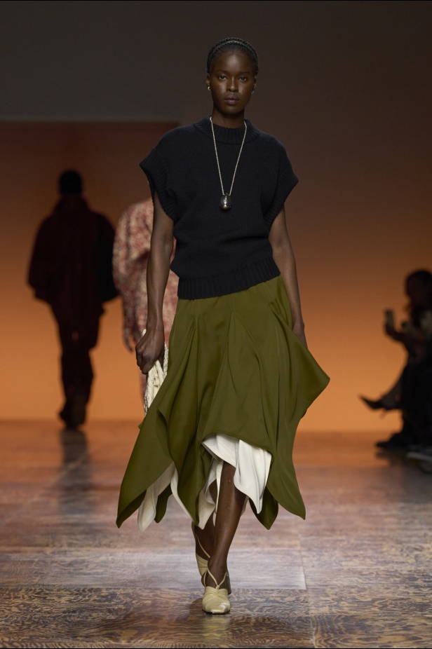 مجموعة Bottega Veneta لخريف 2024 في ميلانو