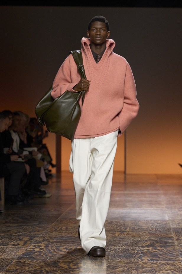 مجموعة Bottega Veneta لخريف 2024 في ميلانو