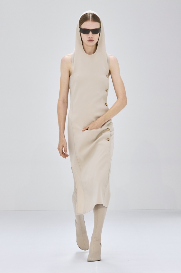 مجموعة Courreges لخريف وشتاء 2024-2025 في باريس