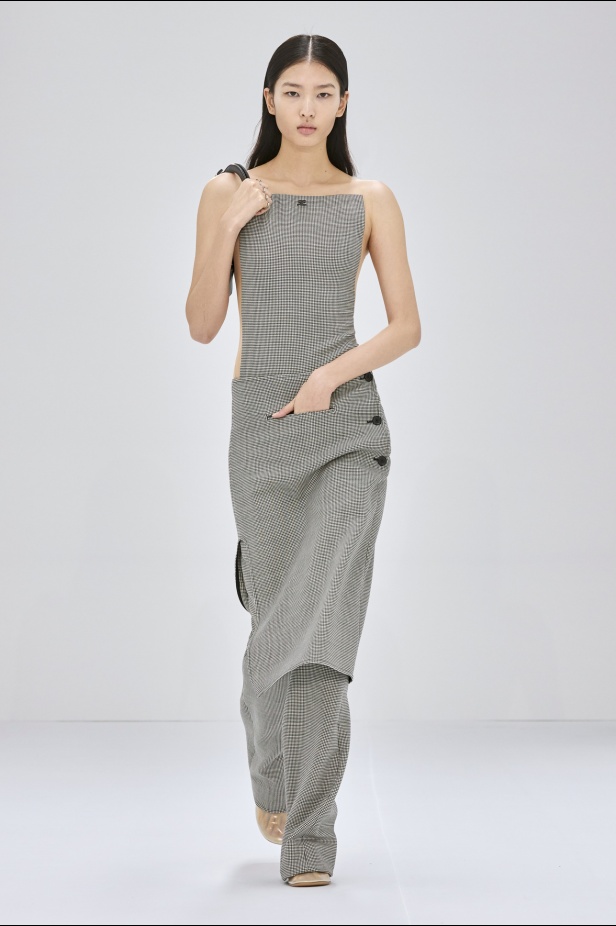 مجموعة Courreges لخريف وشتاء 2024-2025 في باريس