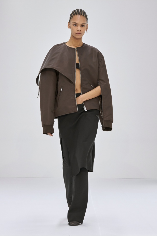 مجموعة Courreges لخريف وشتاء 2024-2025 في باريس