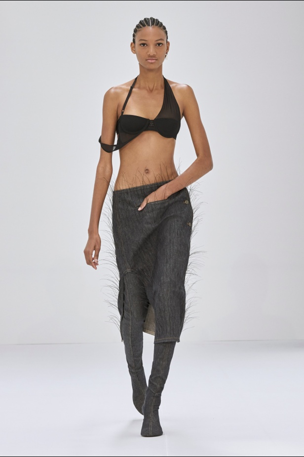 مجموعة Courreges لخريف وشتاء 2024-2025 في باريس