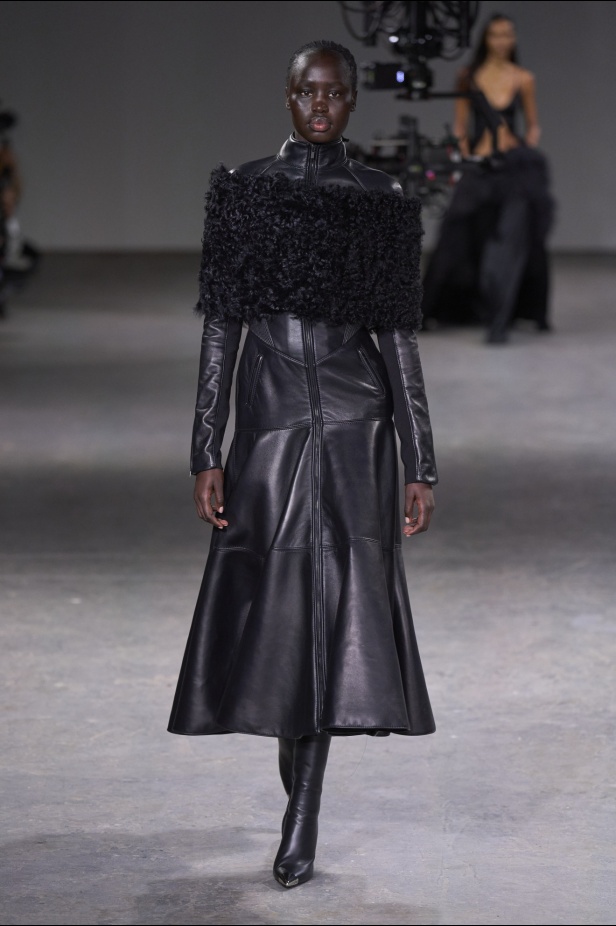 مجموعة David Koma لخريف وشتاء 2024