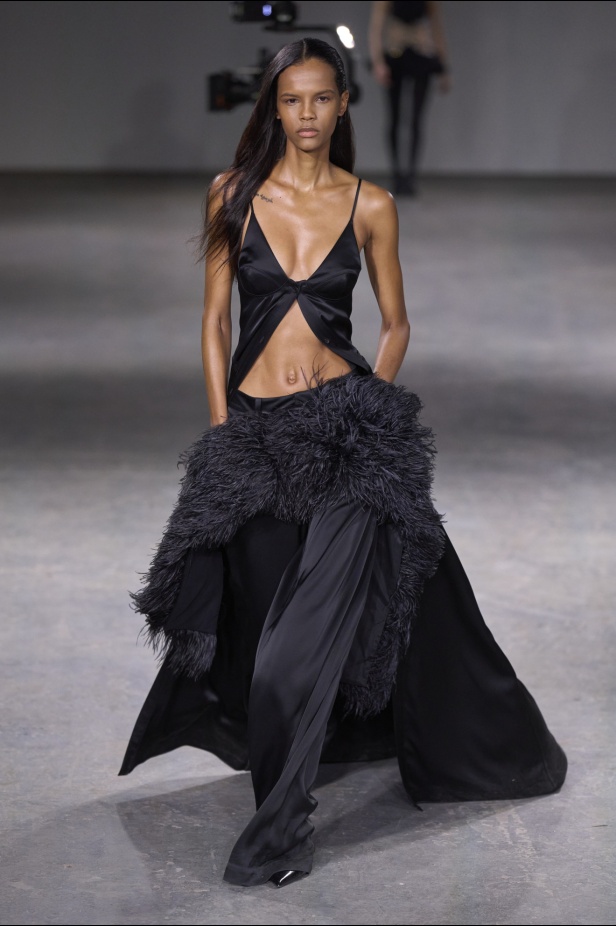 مجموعة David Koma لخريف وشتاء 2024