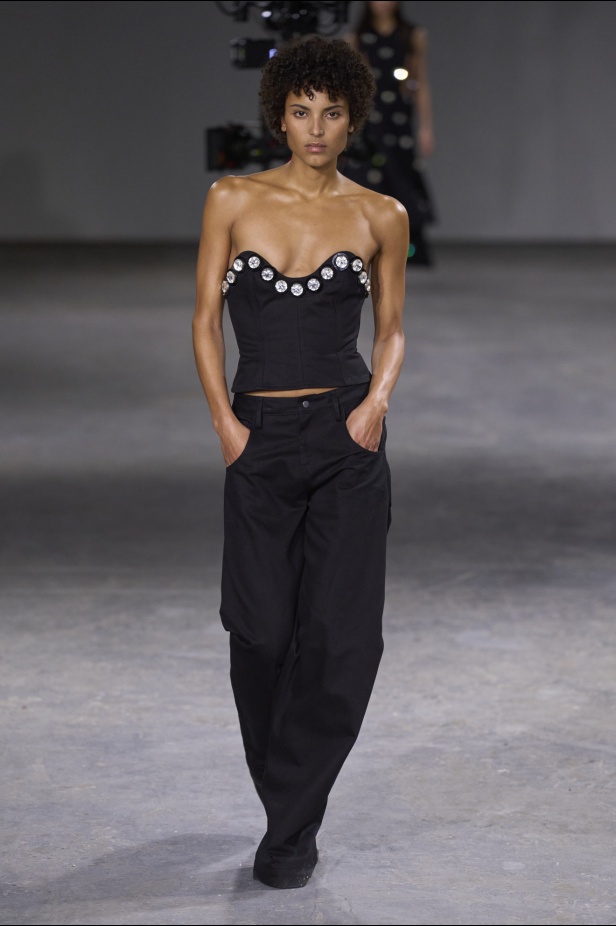 مجموعة David Koma لخريف وشتاء 2024