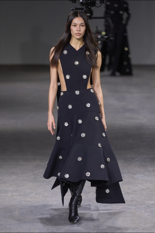 مجموعة David Koma لخريف وشتاء 2024