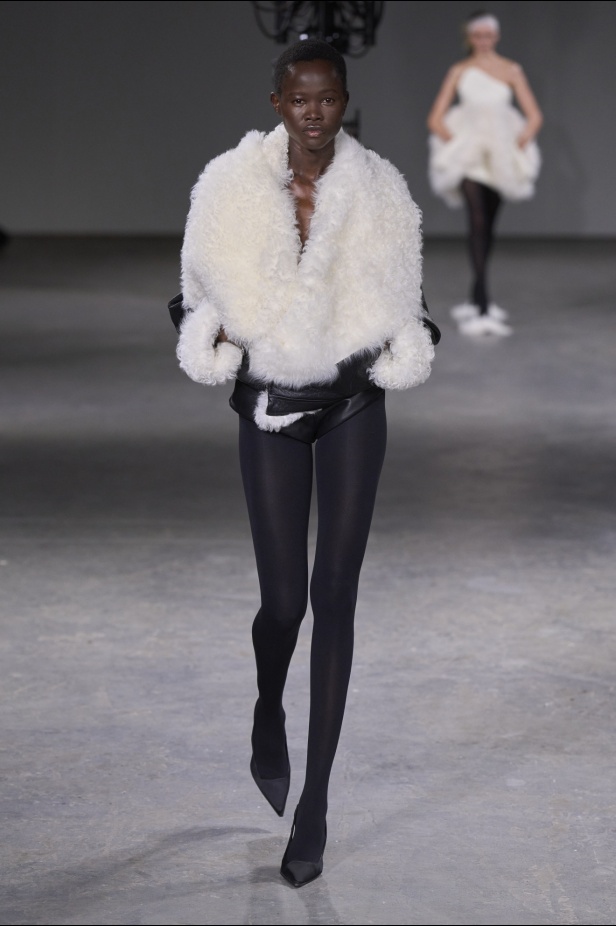 مجموعة David Koma لخريف وشتاء 2024