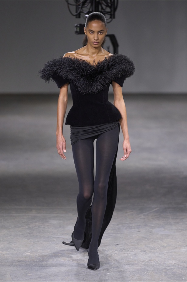 مجموعة David Koma لخريف وشتاء 2024