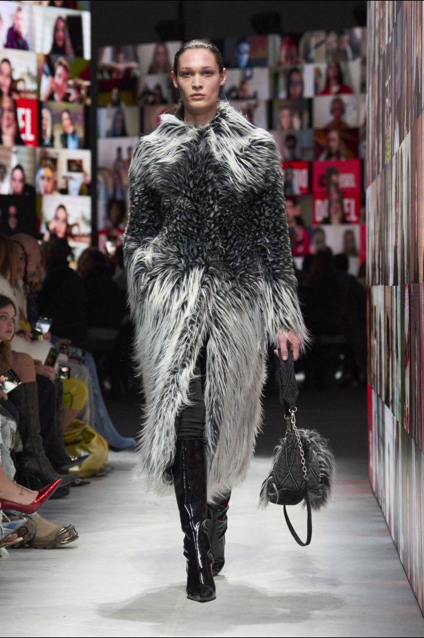 عرض أزياء مجموعة Diesel لموسم خريف وشتاء 2024 في ميلانو