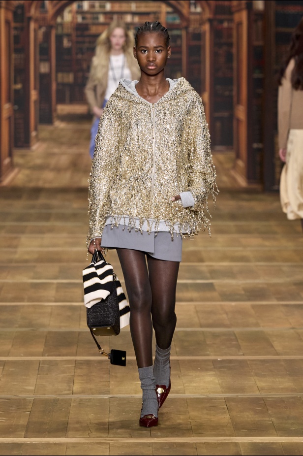 مجموعة Elisabetta Franchi لخريف وشتاء 2024