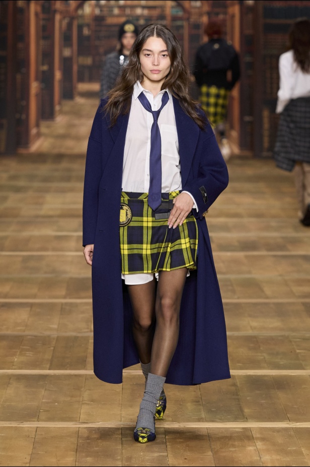 مجموعة Elisabetta Franchi لخريف وشتاء 2024