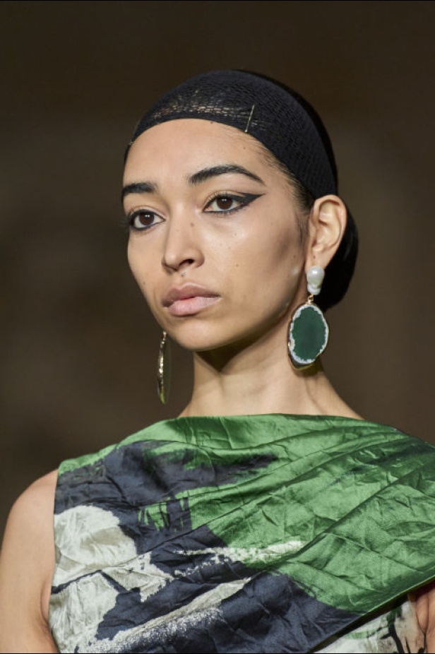  مجموعة THOM BROWNE