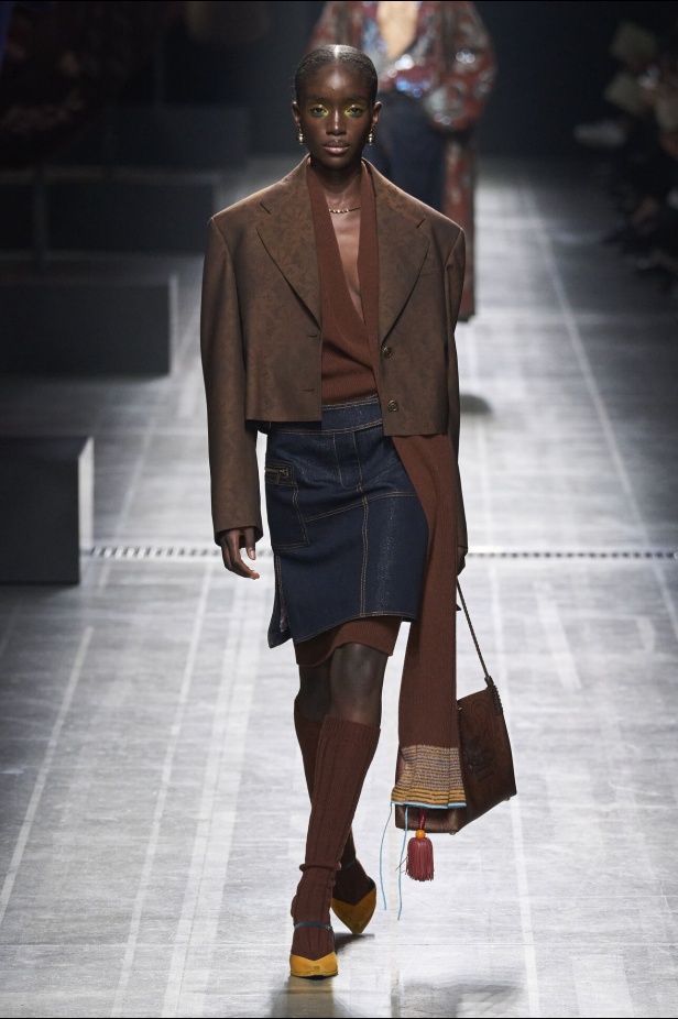 عرض أزياء Etro لموسم خريف وشتاء 2024 في ميلانو