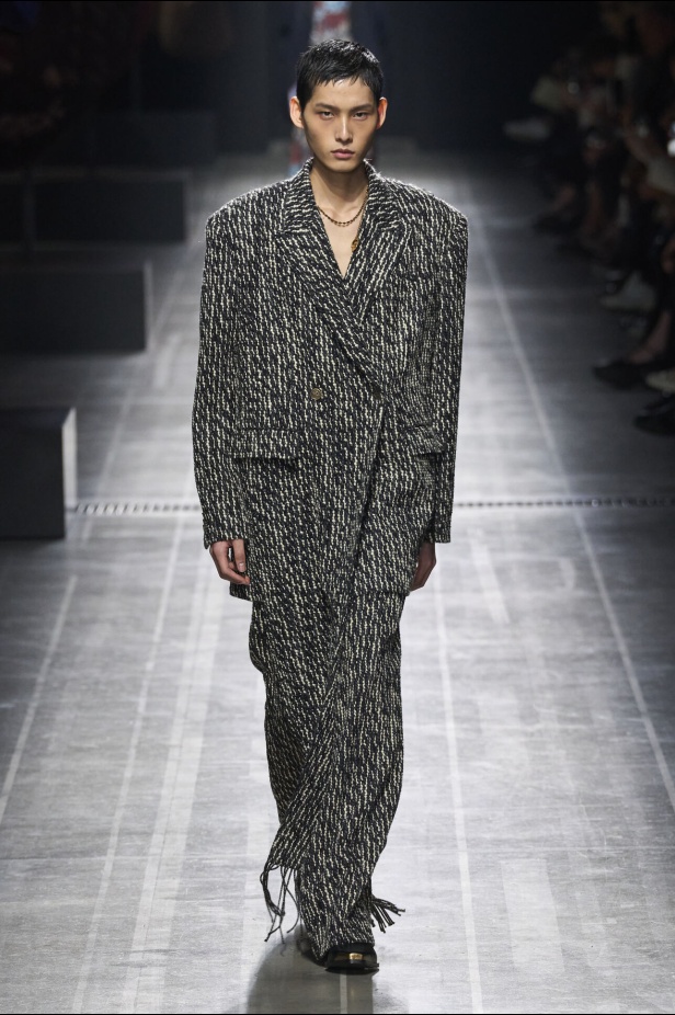 عرض أزياء Etro لموسم خريف وشتاء 2024 في ميلانو