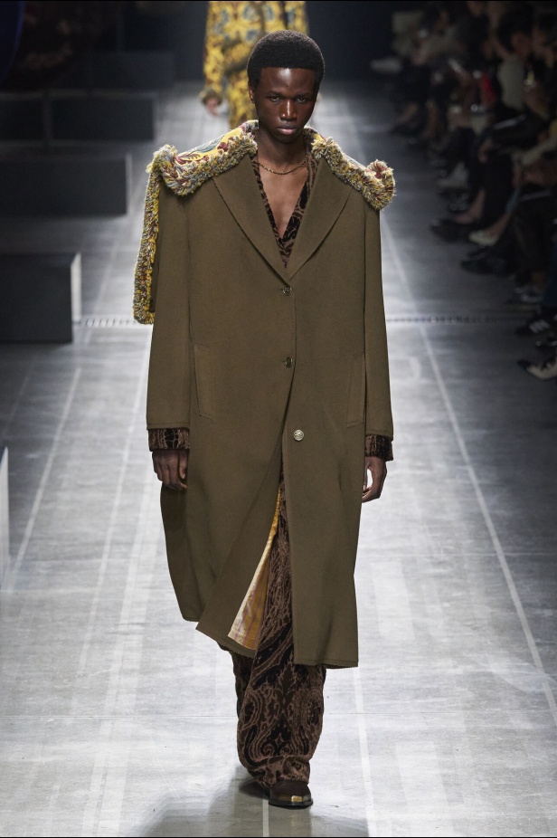 عرض أزياء Etro لموسم خريف وشتاء 2024 في ميلانو